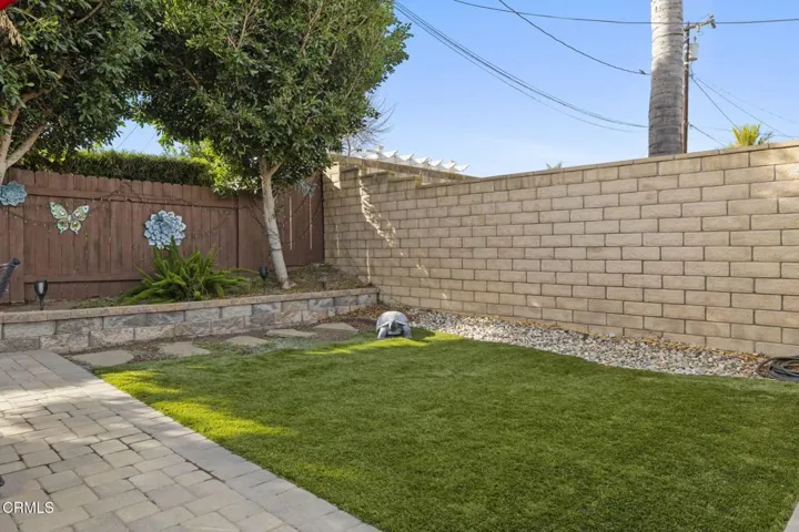 91-web-or-mls-UpmarketMedia-321Paj-77