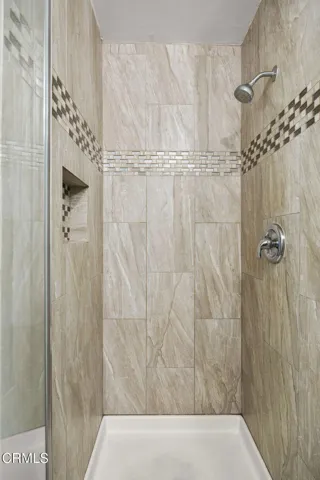 36-web-or-mls-Upmarketmedia_321Paj-95