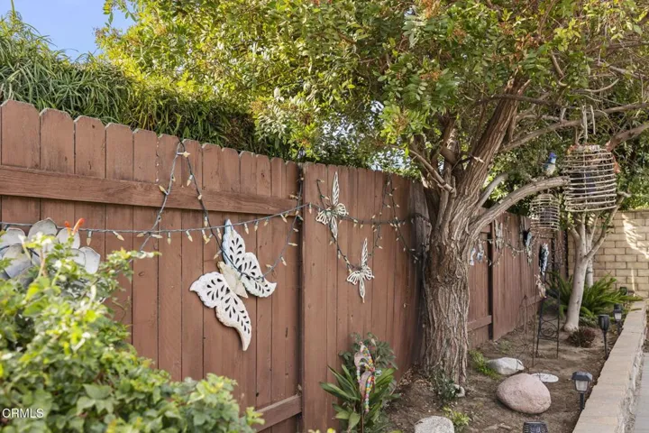 107-web-or-mls-UpmarketMedia-321Paj-119