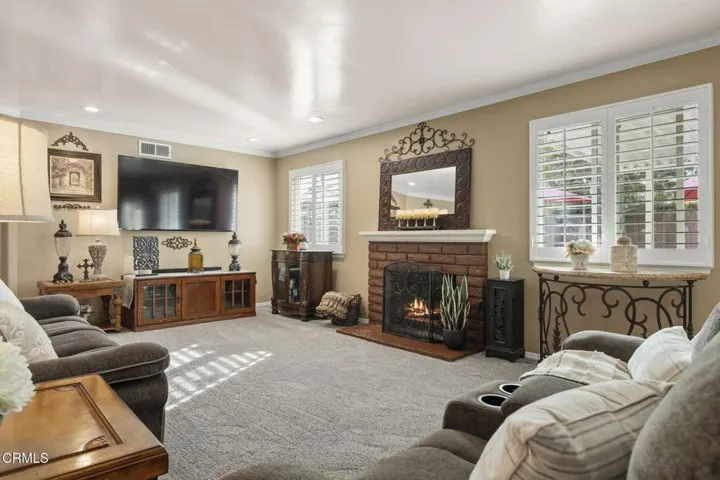 80-web-or-mls-UpmarketMedia-321Paj-45