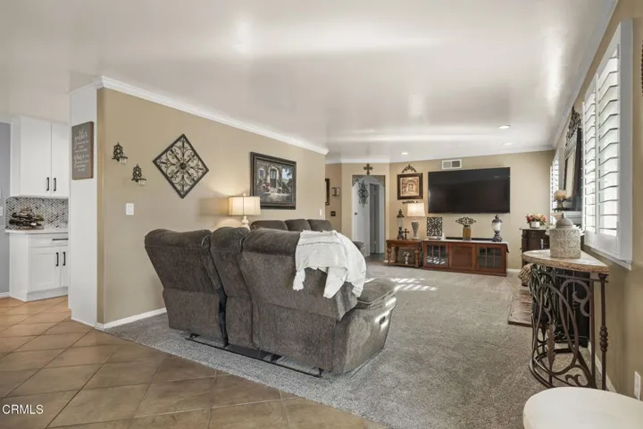78-web-or-mls-UpmarketMedia-321Paj-39