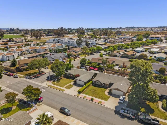 64-web-or-mls-Upmarketmedia_321Paj-aer-2