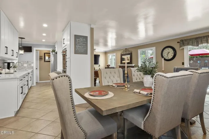 74-web-or-mls-UpmarketMedia-321Paj-30