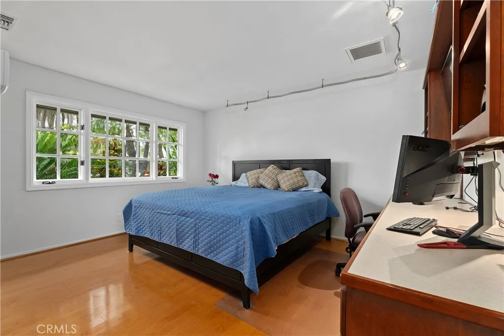 Light and Bright Bedroom with built in desk