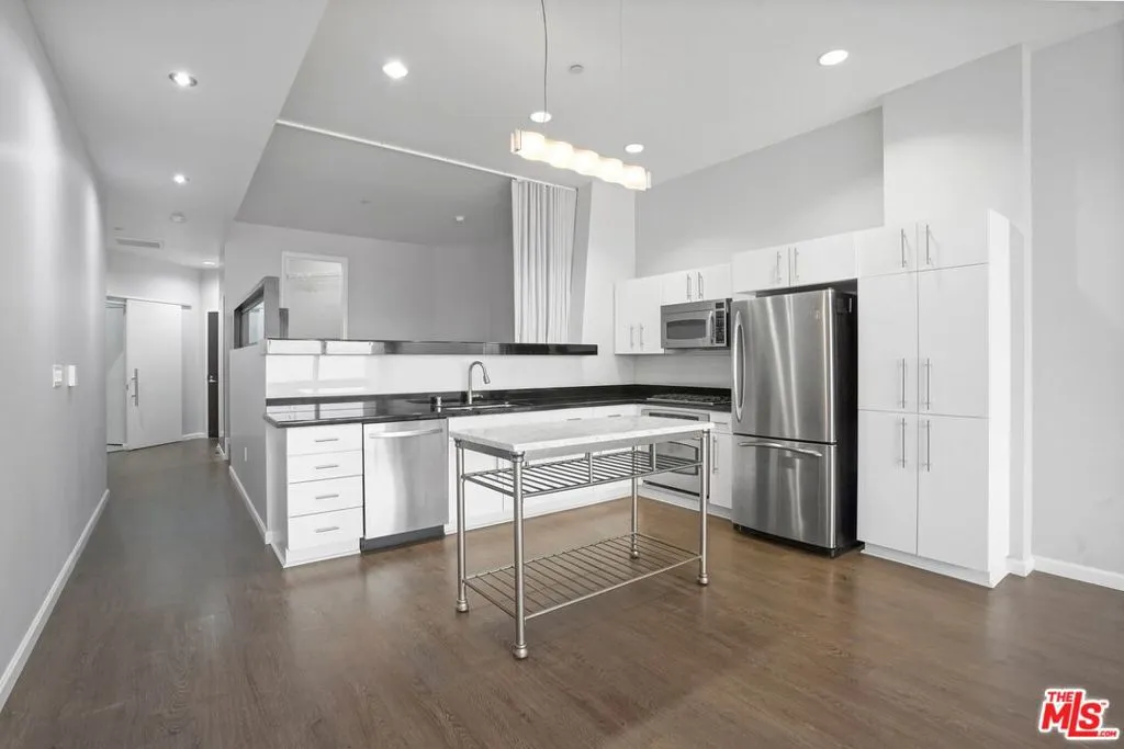 1100 Wilshire 3404, Los Angeles, California 90017 home-pic-0