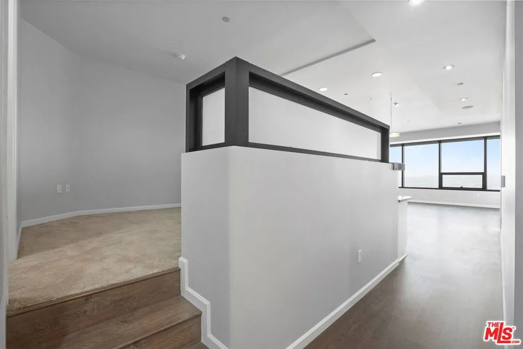 1100 Wilshire 3404, Los Angeles, California 90017 home-pic-3