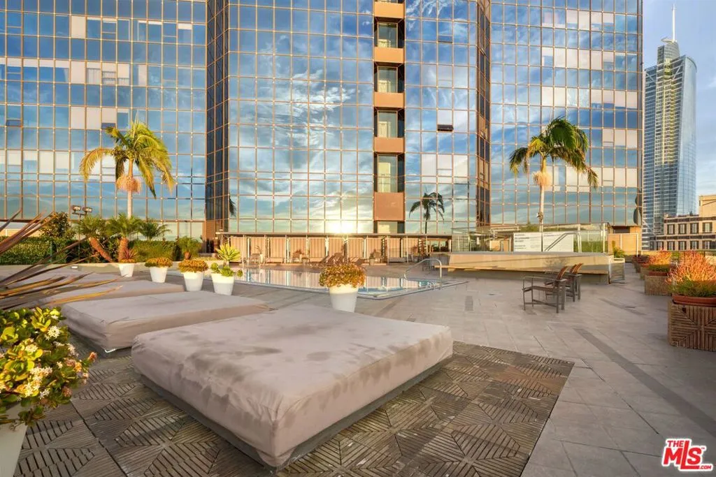 1100 Wilshire 3404, Los Angeles, California 90017 home-pic-34