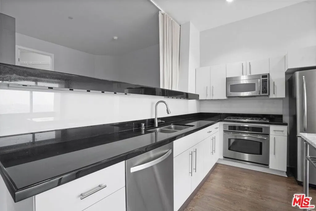 1100 Wilshire 3404, Los Angeles, California 90017 home-pic-12