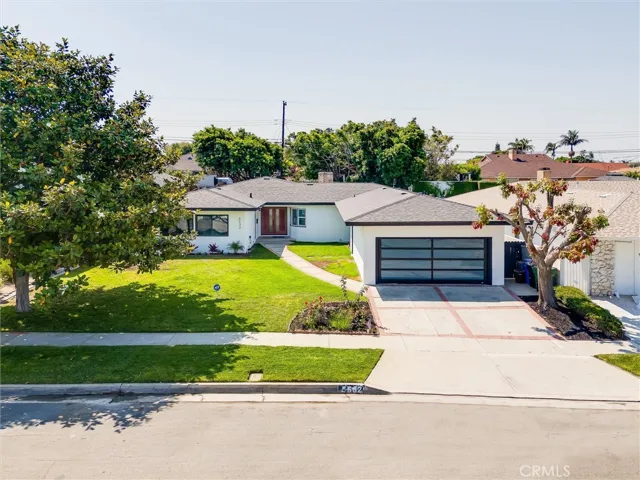5532 W 62nd Street, Los Angeles, California 90056