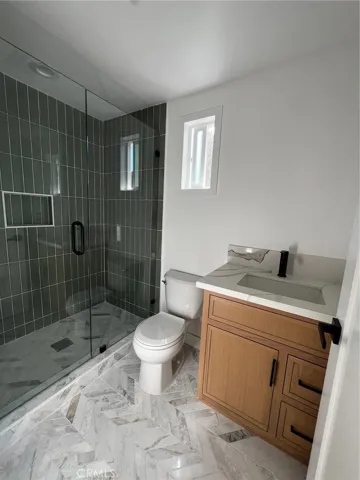 2nd bathroom