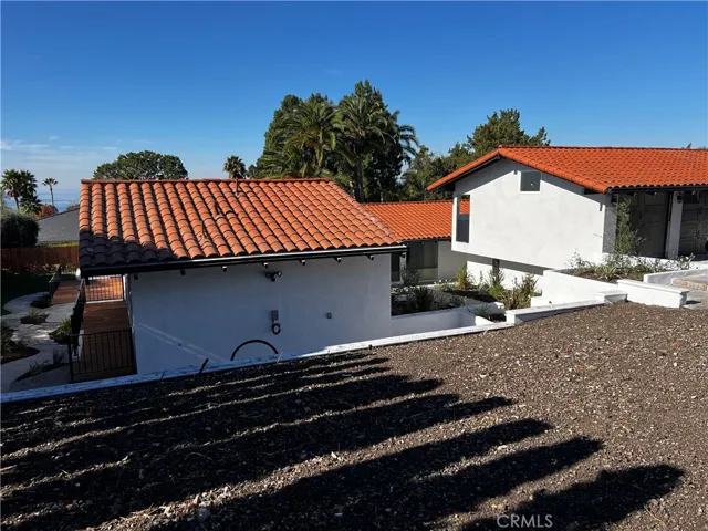 Front house with three car garages
