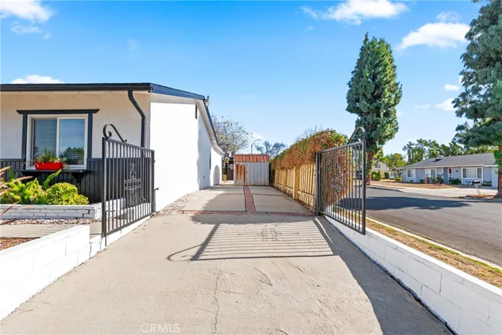 10500 Yolanda Avenue, Porter Ranch, California 91326