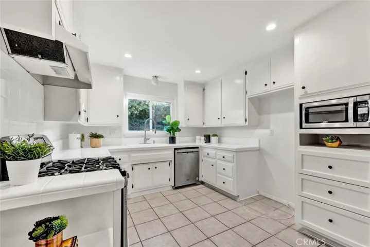10460 Teal Circle, Fountain Valley, California 92708
