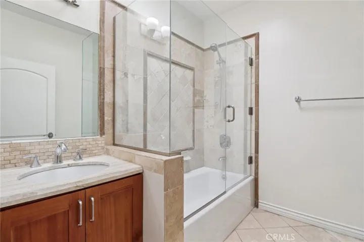 626 E Orange Grove Avenue 302, Burbank, California 91501