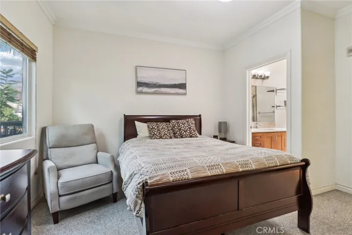 626 E Orange Grove Avenue 302, Burbank, California 91501