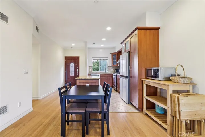 626 E Orange Grove Avenue 302, Burbank, California 91501