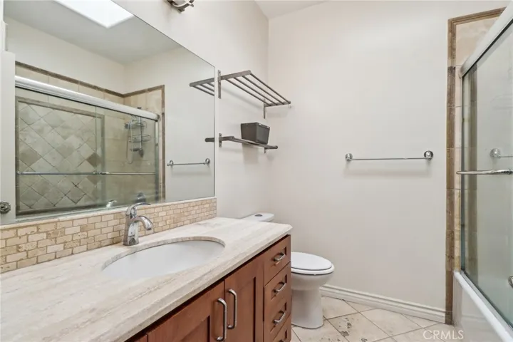 626 E Orange Grove Avenue 302, Burbank, California 91501