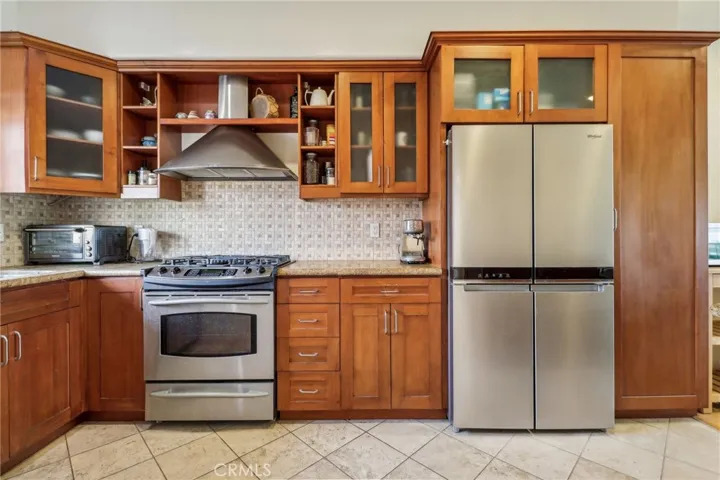 626 E Orange Grove Avenue 302, Burbank, California 91501