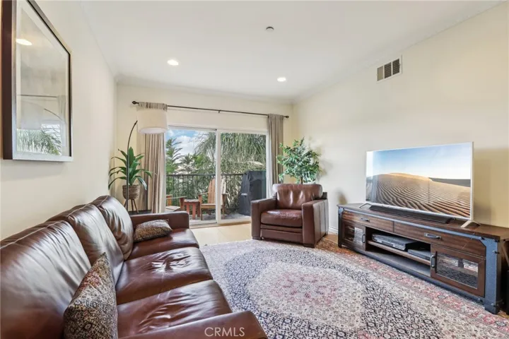 626 E Orange Grove Avenue 302, Burbank, California 91501