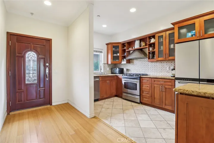 626 E Orange Grove Avenue 302, Burbank, California 91501
