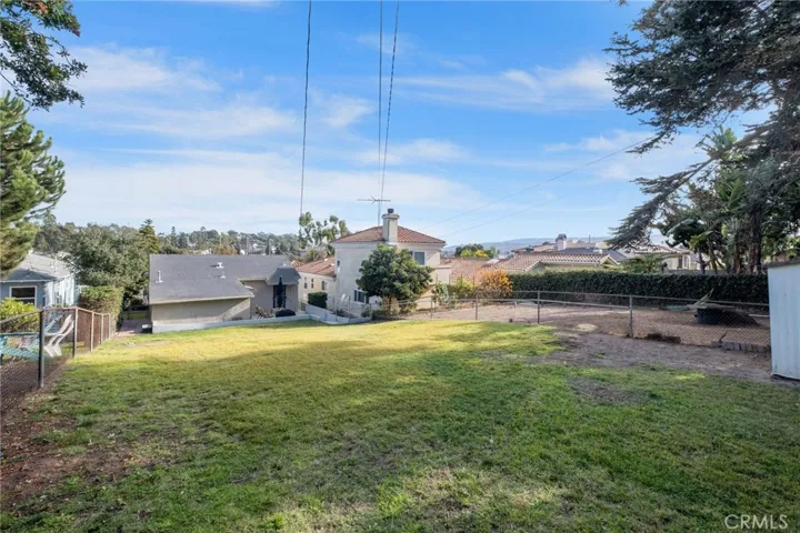 Exceptionally large Back Yard.
