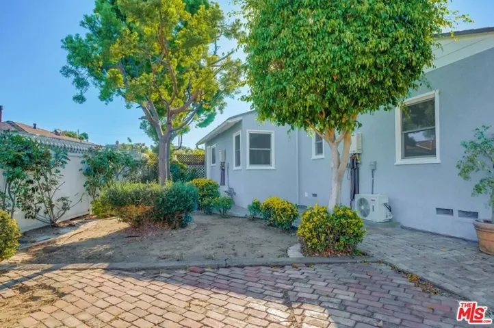 8356 Kittyhawk Avenue, Los Angeles, California 90045