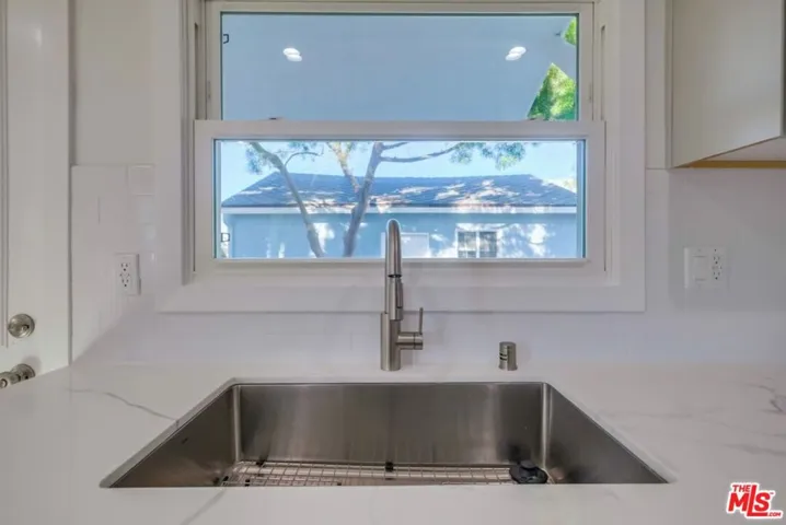 8356 Kittyhawk Avenue, Los Angeles, California 90045