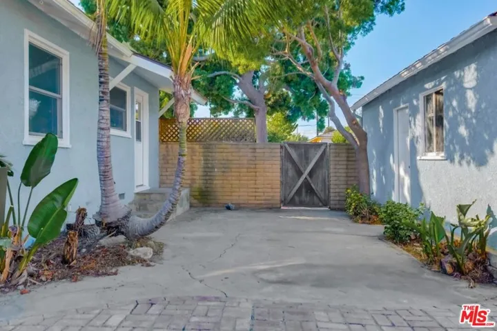 8356 Kittyhawk Avenue, Los Angeles, California 90045