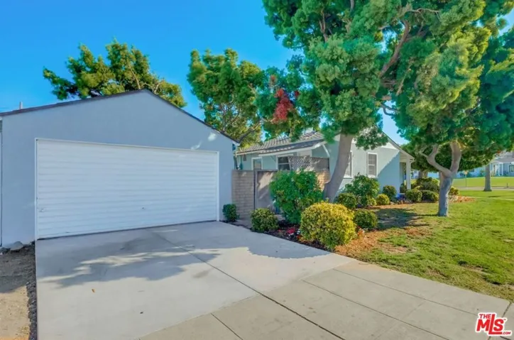 8356 Kittyhawk Avenue, Los Angeles, California 90045