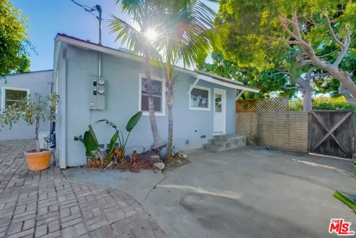 8356 Kittyhawk Avenue, Los Angeles, California 90045