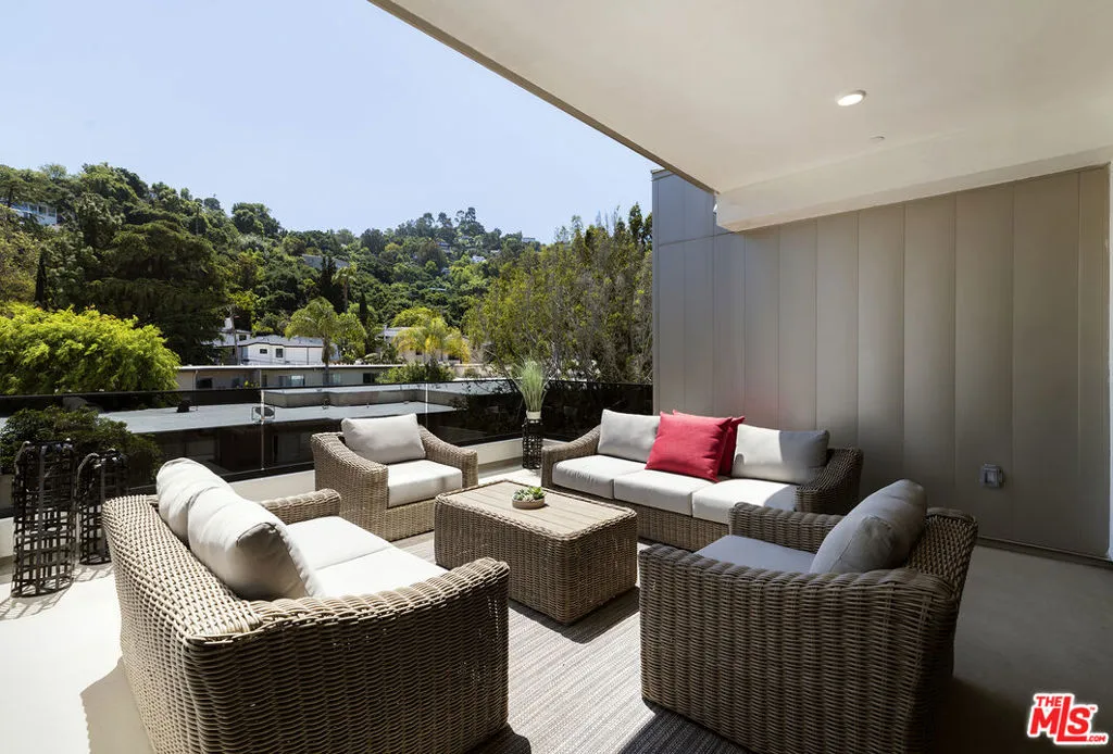 3649 Regal Place 302, Los Angeles, California 90068 home-pic-23