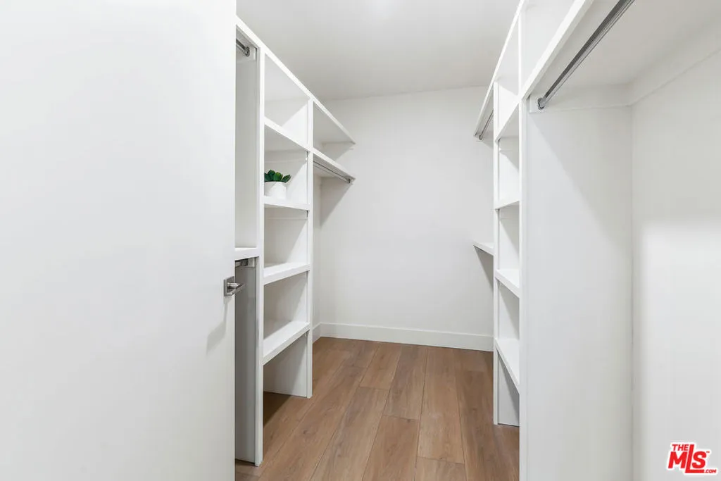 3649 Regal Place 303, Los Angeles, California 90068 home-pic-16