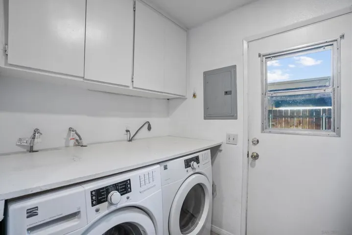 11253 Via Madonna, Santee, California 92071