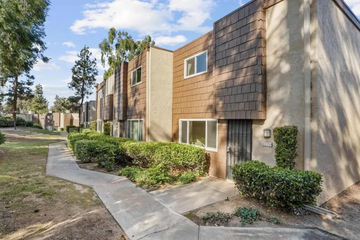 11253 Via Madonna, Santee, California 92071