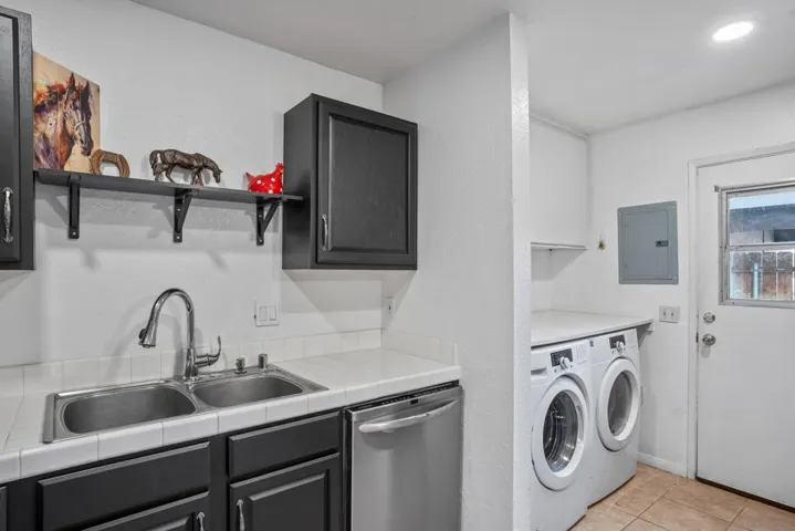 11253 Via Madonna, Santee, California 92071