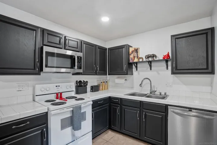 11253 Via Madonna, Santee, California 92071