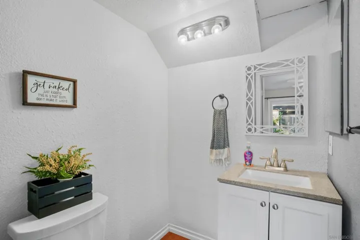 11253 Via Madonna, Santee, California 92071