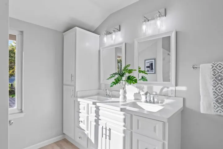 1032 Hollenbeck Avenue, Sunnyvale, California 94087