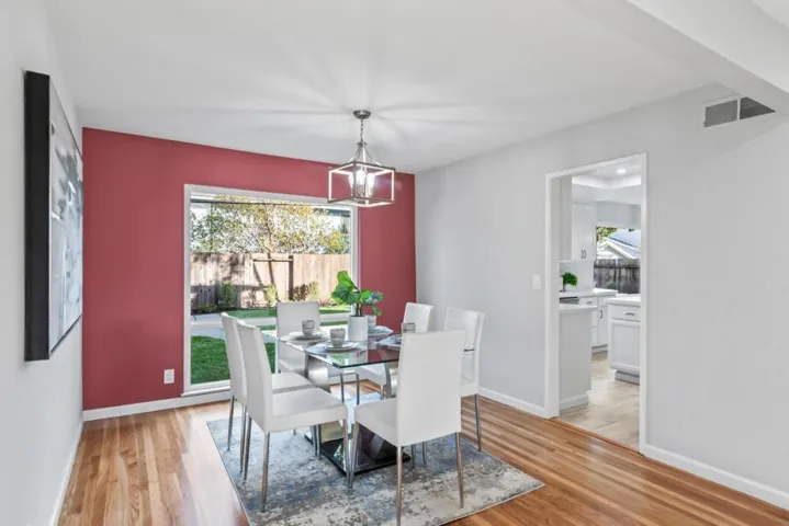 1032 Hollenbeck Avenue, Sunnyvale, California 94087