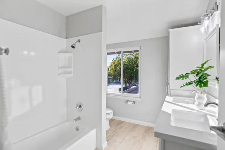 1032 Hollenbeck Avenue, Sunnyvale, California 94087