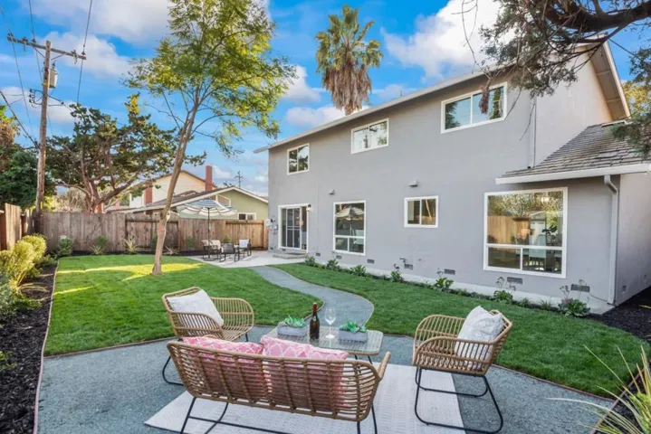 1032 Hollenbeck Avenue, Sunnyvale, California 94087