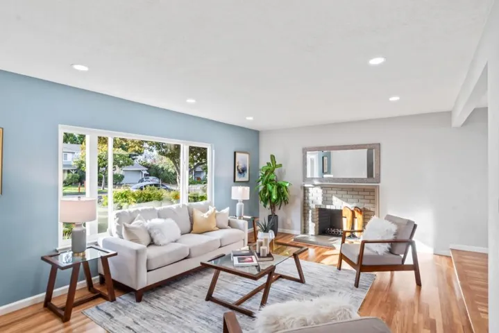 1032 Hollenbeck Avenue, Sunnyvale, California 94087