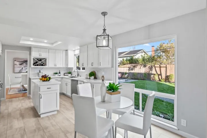 1032 Hollenbeck Avenue, Sunnyvale, California 94087