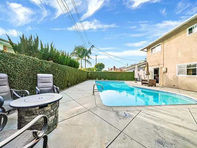 Fire pit and Pool