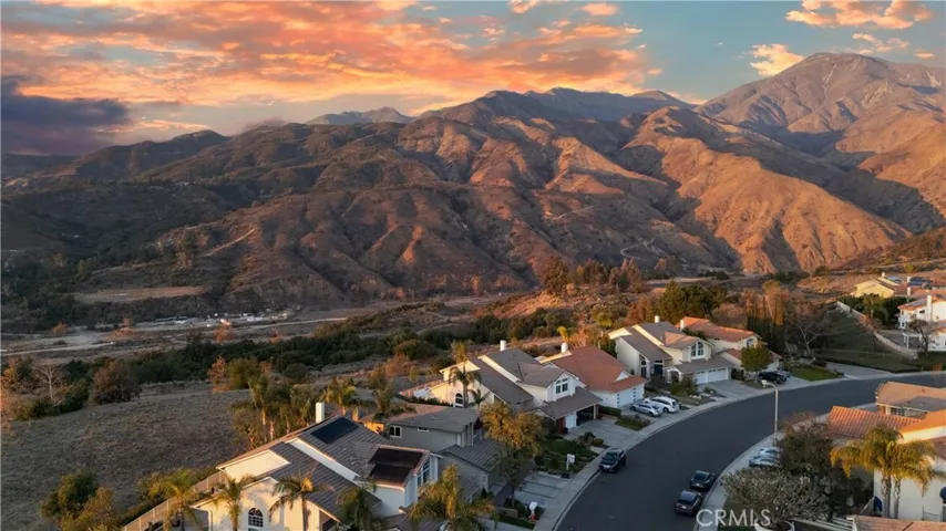 Wouldn't you love to drive home to this!