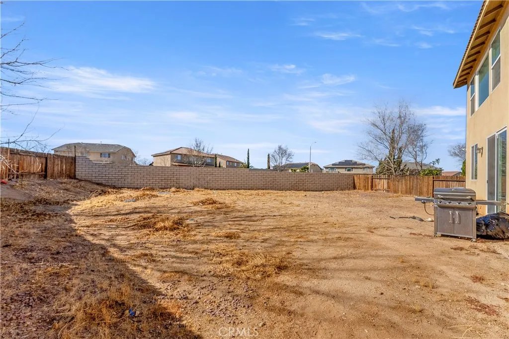 13711 Hidden Mesa Court, Victorville, California 92394 home-pic-37
