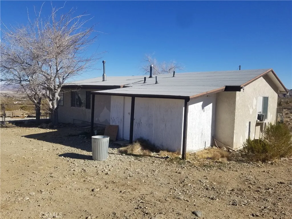 31072 Azurite Road, Lucerne Valley, California 92356 home-pic-27