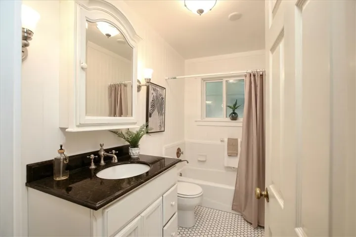 5854 Sunbury Avenue, Cambria, California 93428