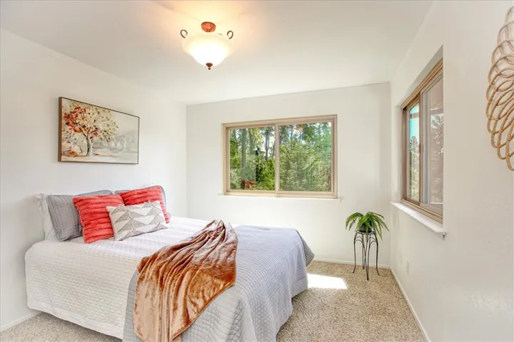 5854 Sunbury Avenue, Cambria, California 93428