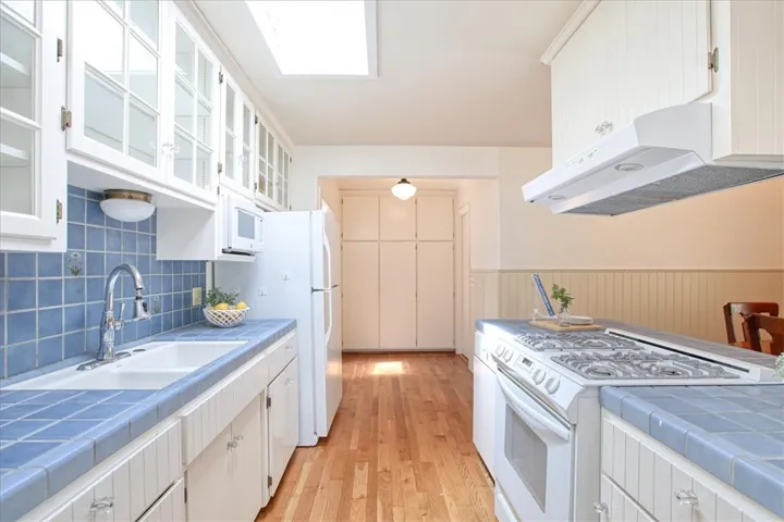 5854 Sunbury Avenue, Cambria, California 93428